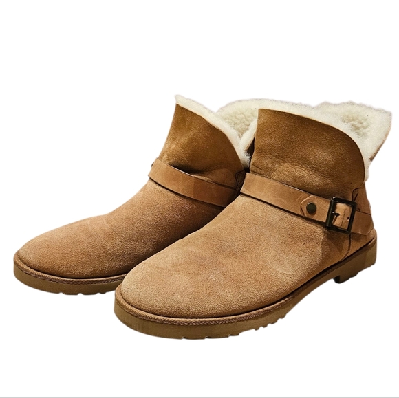 UGG Shoes - UGG Romley Short Buckle Ankle Boot sz 9
